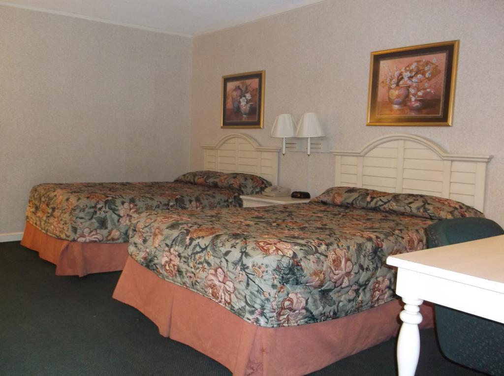 Azalea Inn & Suites Wilmington Habitación foto